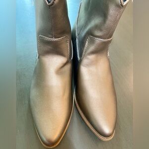 Arizona Jean Company Gold Western Ankle Booties